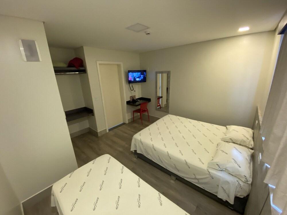 Hotel Avalon Maringa Economico Екстериор снимка
