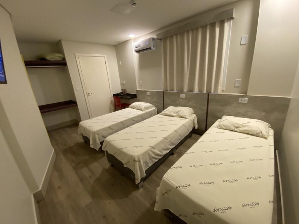 Hotel Avalon Maringa Economico Екстериор снимка