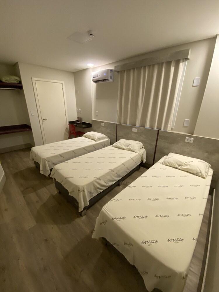 Hotel Avalon Maringa Economico Екстериор снимка
